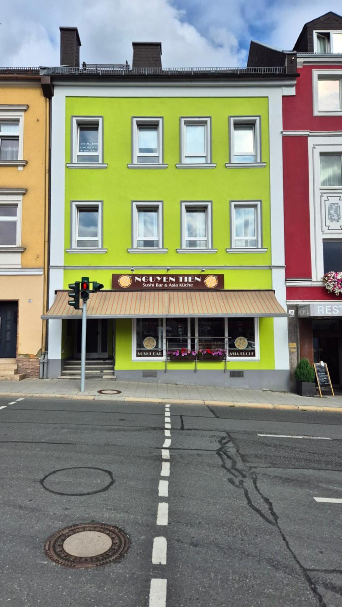 Schillerapartment Hof, Kueche, 24H Digital-Checkin, Parkplatz, Wlan250Mbit 호프 외부 사진