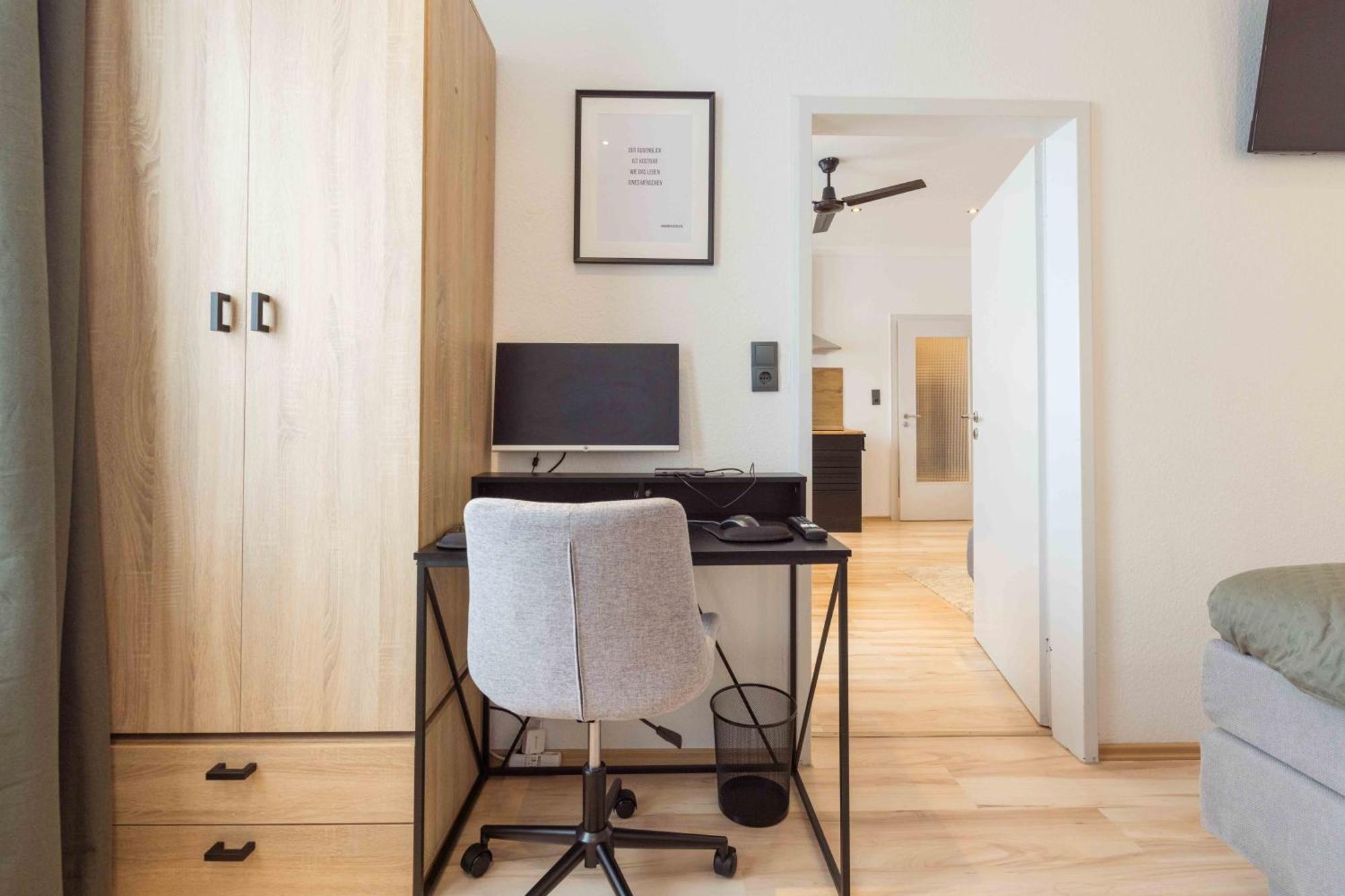 Schillerapartment Hof, Kueche, 24H Digital-Checkin, Parkplatz, Wlan250Mbit 호프 외부 사진
