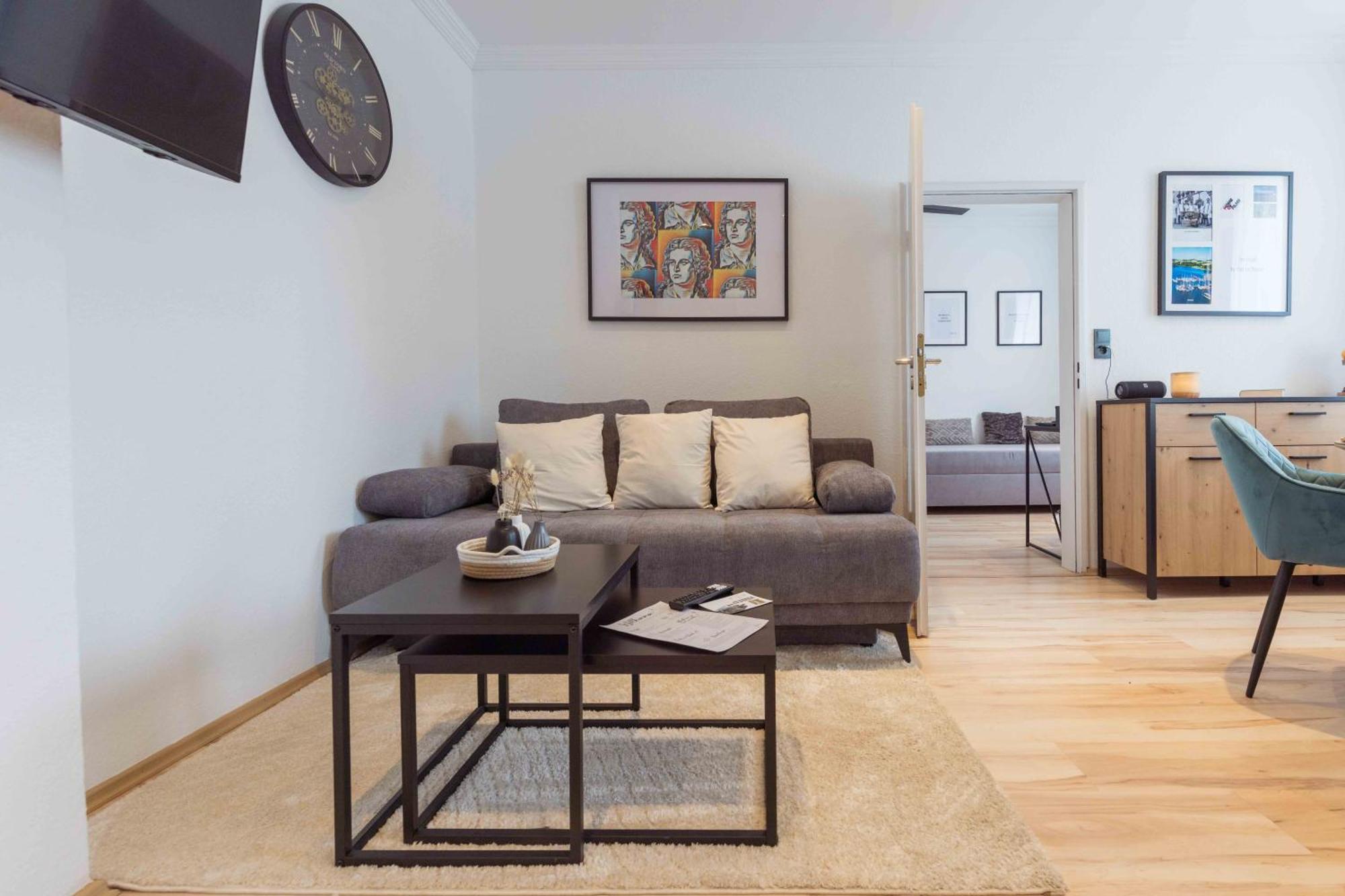 Schillerapartment Hof, Kueche, 24H Digital-Checkin, Parkplatz, Wlan250Mbit 호프 외부 사진
