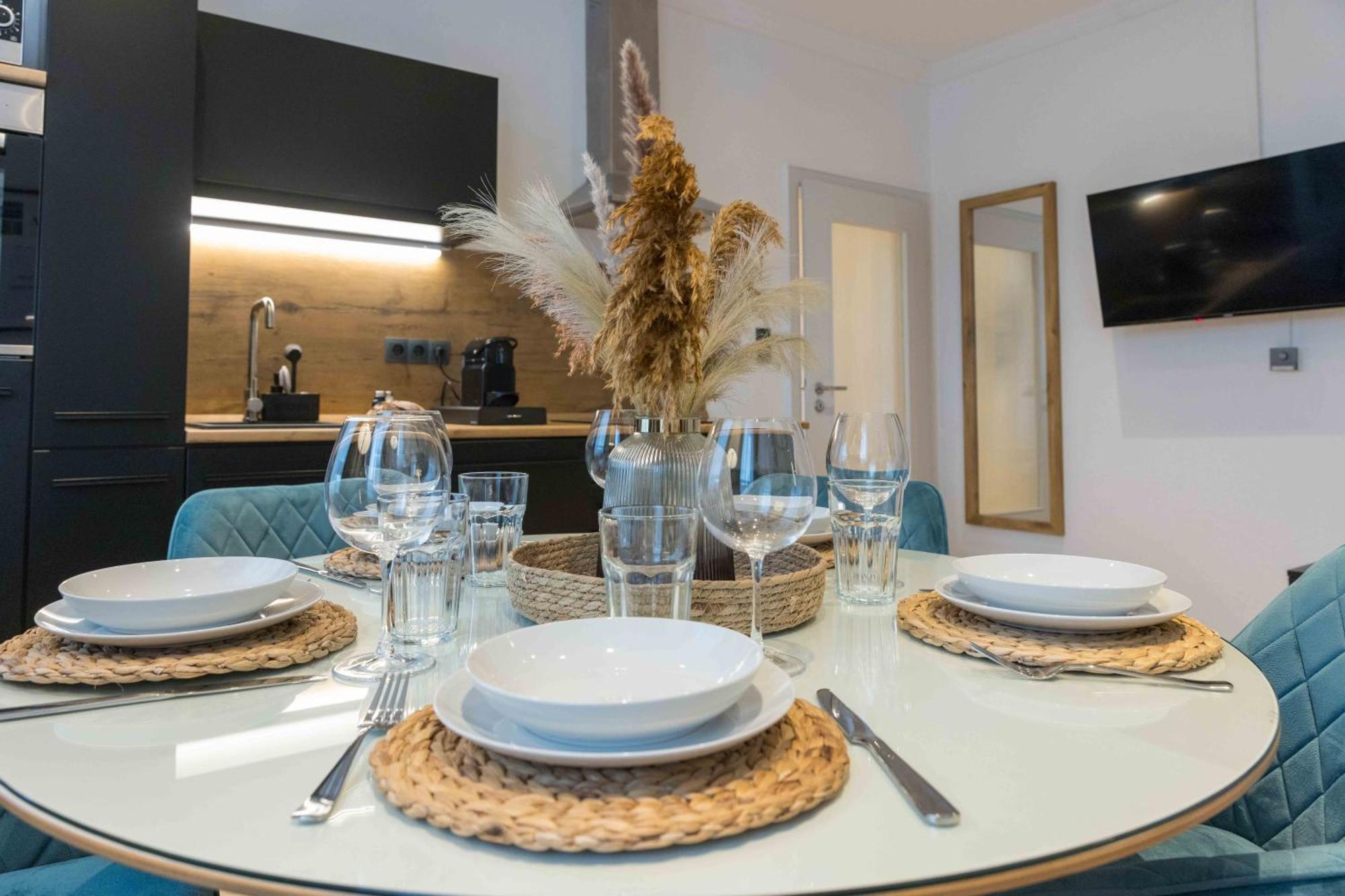 Schillerapartment Hof, Kueche, 24H Digital-Checkin, Parkplatz, Wlan250Mbit 호프 외부 사진