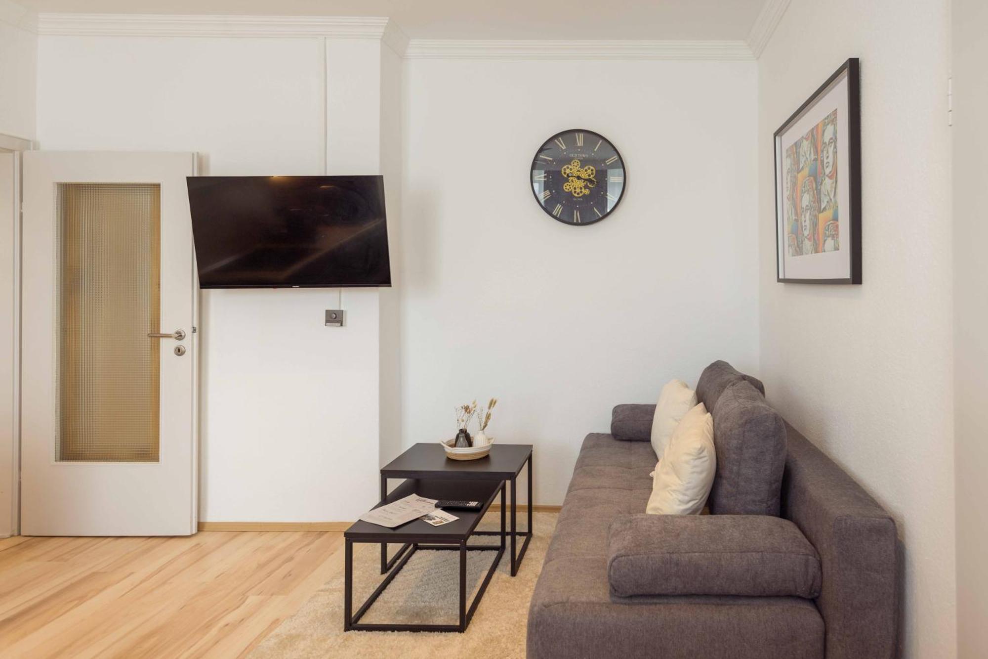 Schillerapartment Hof, Kueche, 24H Digital-Checkin, Parkplatz, Wlan250Mbit 호프 외부 사진