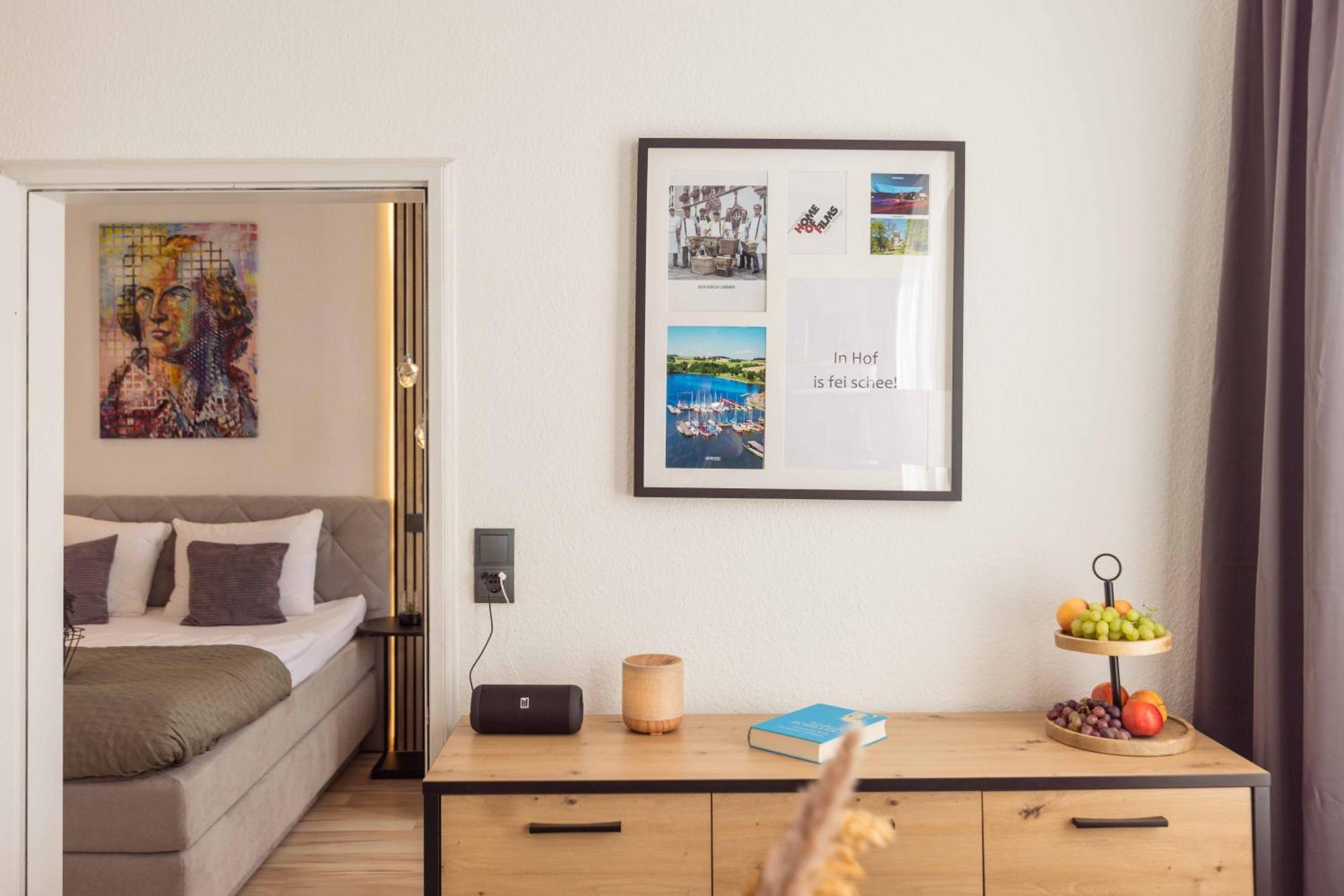 Schillerapartment Hof, Kueche, 24H Digital-Checkin, Parkplatz, Wlan250Mbit 호프 외부 사진