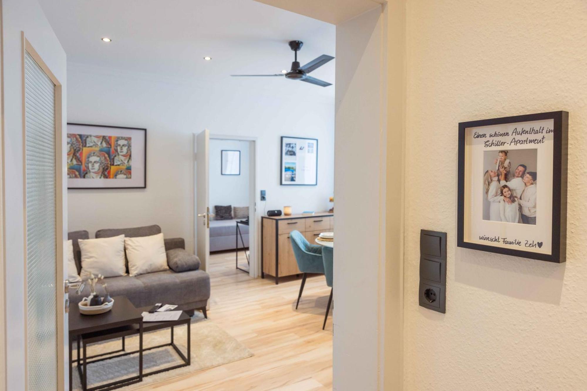 Schillerapartment Hof, Kueche, 24H Digital-Checkin, Parkplatz, Wlan250Mbit 호프 외부 사진