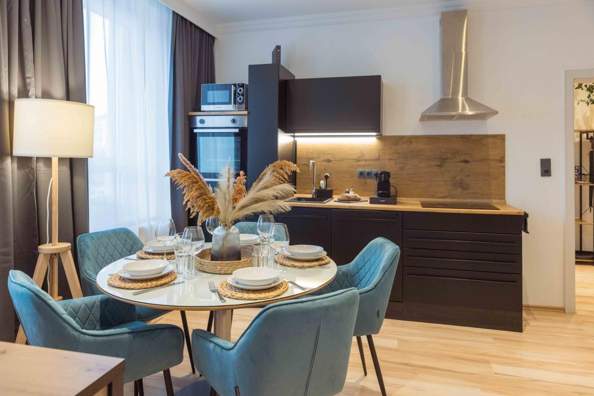 Schillerapartment Hof, Kueche, 24H Digital-Checkin, Parkplatz, Wlan250Mbit 호프 외부 사진
