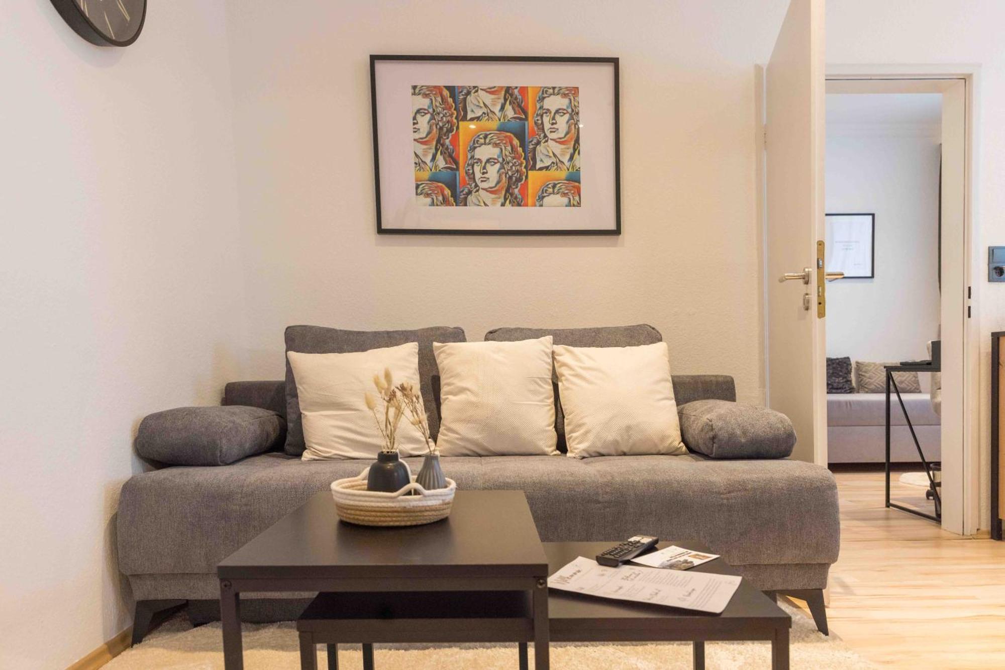 Schillerapartment Hof, Kueche, 24H Digital-Checkin, Parkplatz, Wlan250Mbit 호프 외부 사진