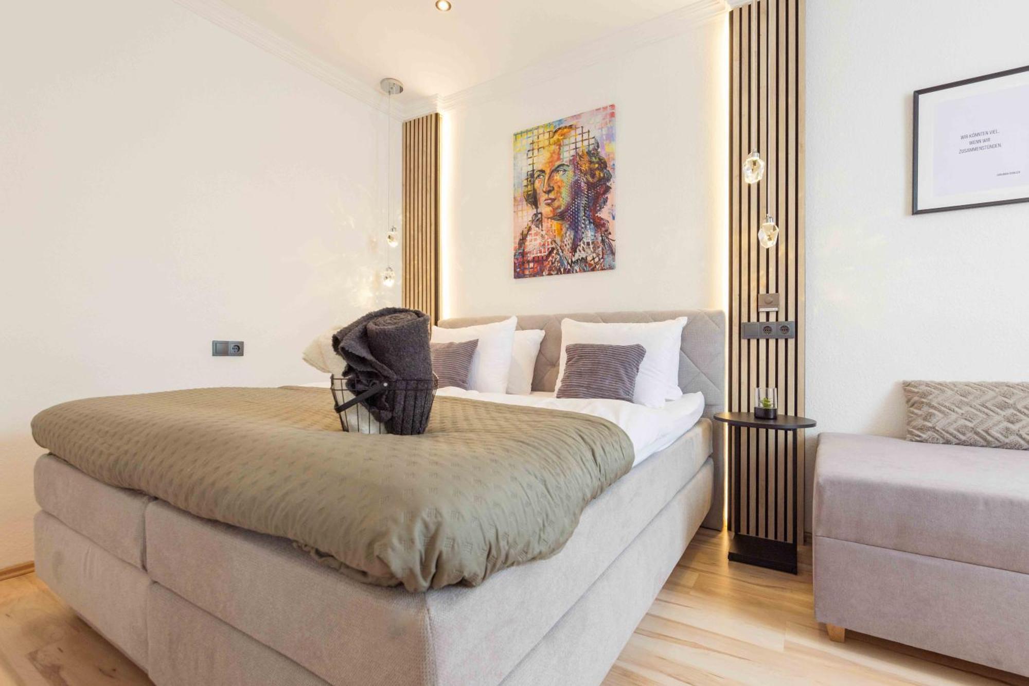 Schillerapartment Hof, Kueche, 24H Digital-Checkin, Parkplatz, Wlan250Mbit 호프 외부 사진