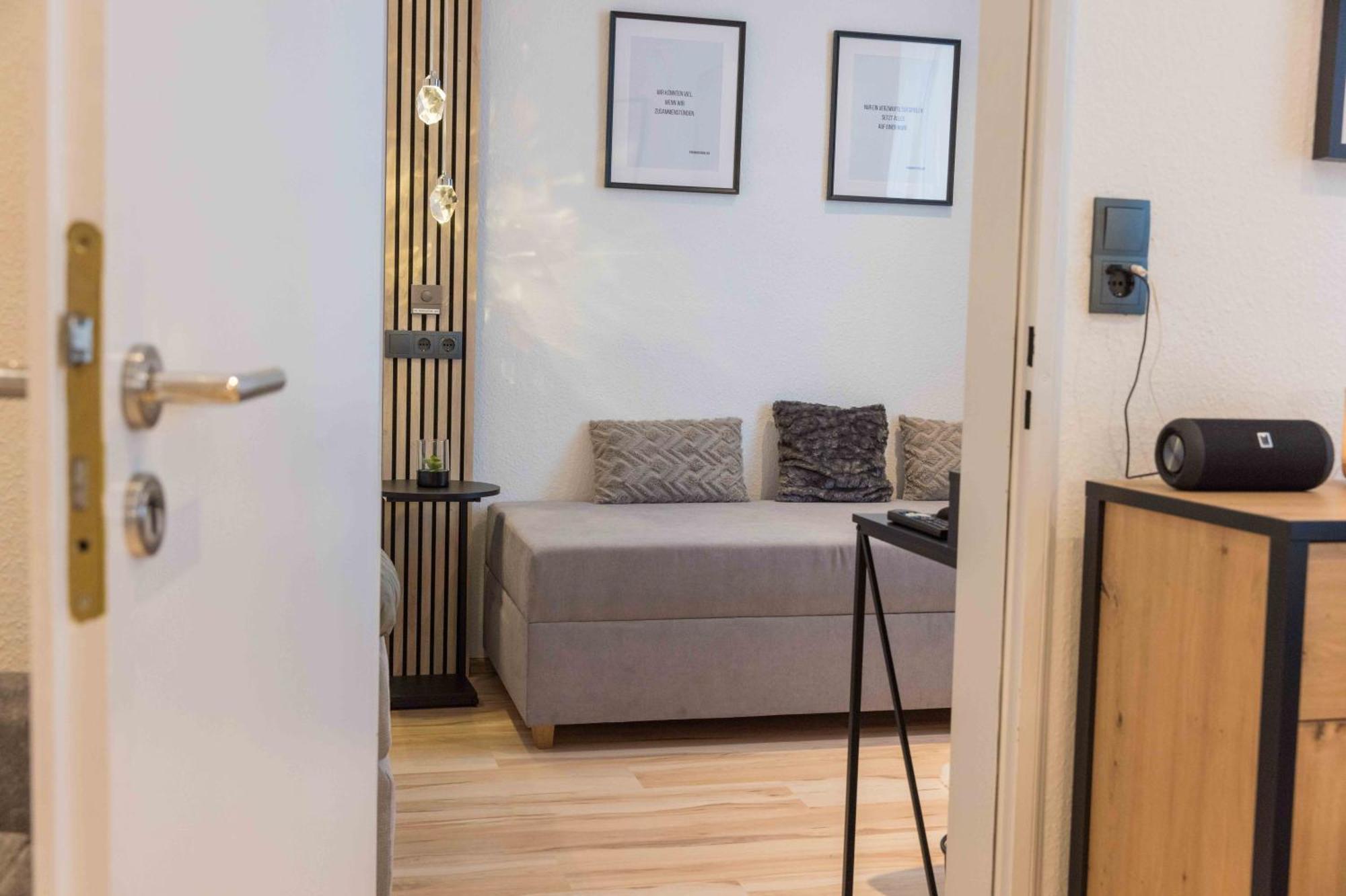 Schillerapartment Hof, Kueche, 24H Digital-Checkin, Parkplatz, Wlan250Mbit 호프 외부 사진